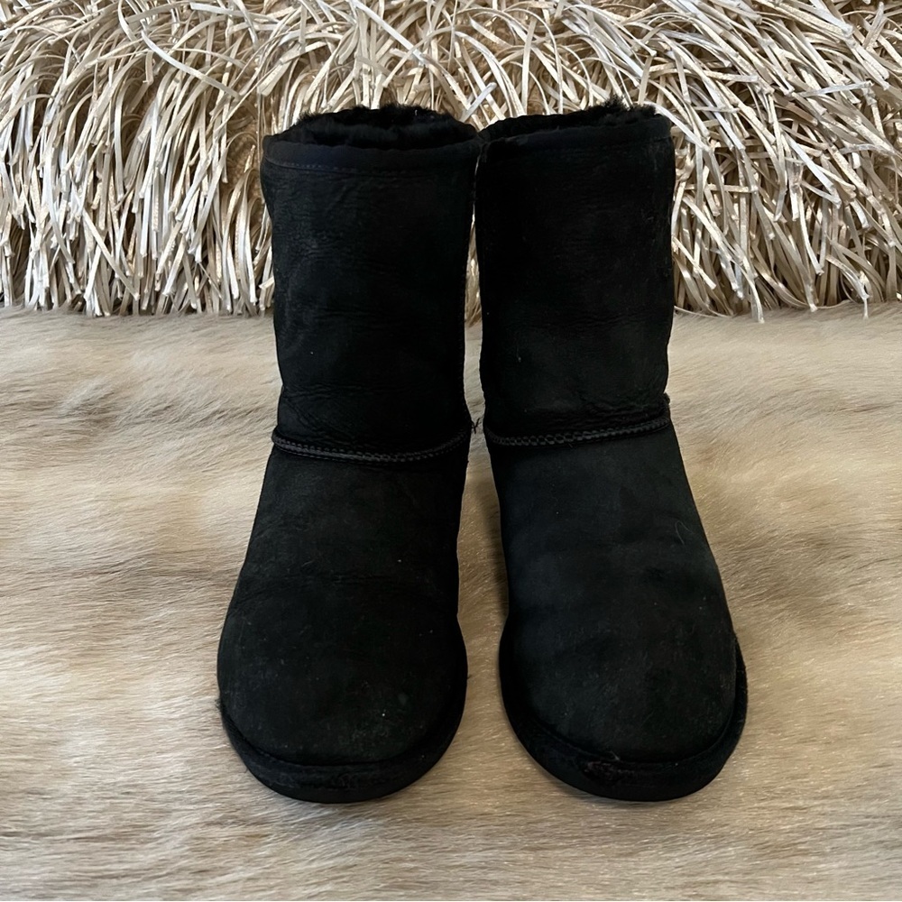 UGG Classic Short Boots Black Leather Shearling 6 Authentic Australia
